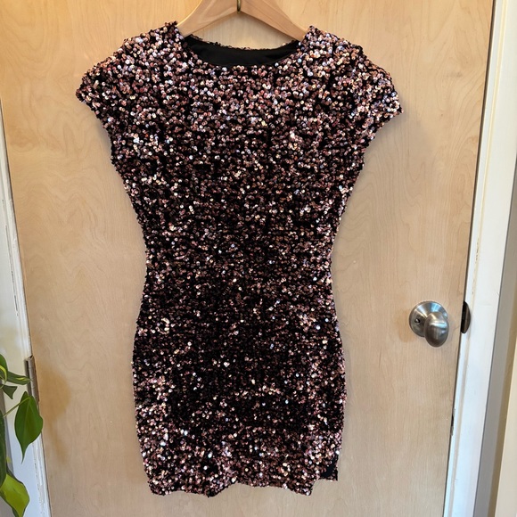 B Darlin Dresses & Skirts - B Darlin Glittering Pink Sequin & Black Stretch Mini Dress Slit Size 3/4 Mobwife